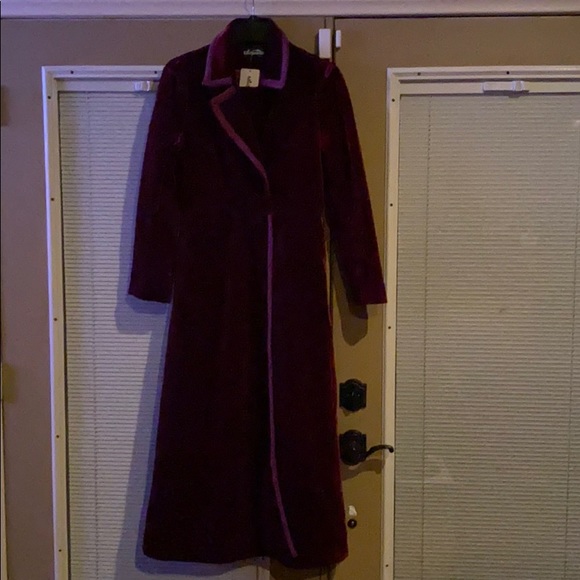 Msquared Women's Red Velvet Maxi Coat - Picture 5 of 6